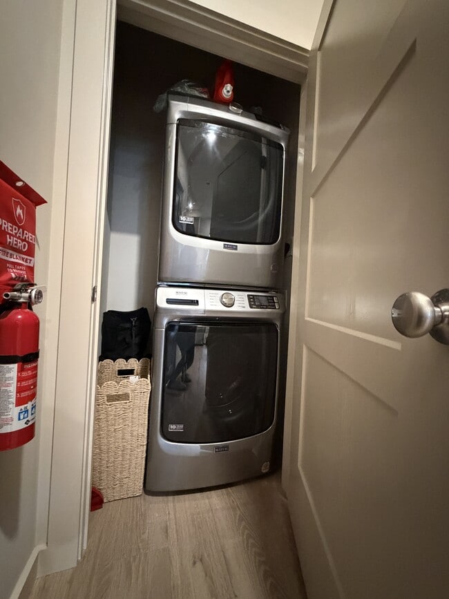 Building Photo - 4 Laurel Hill Dr