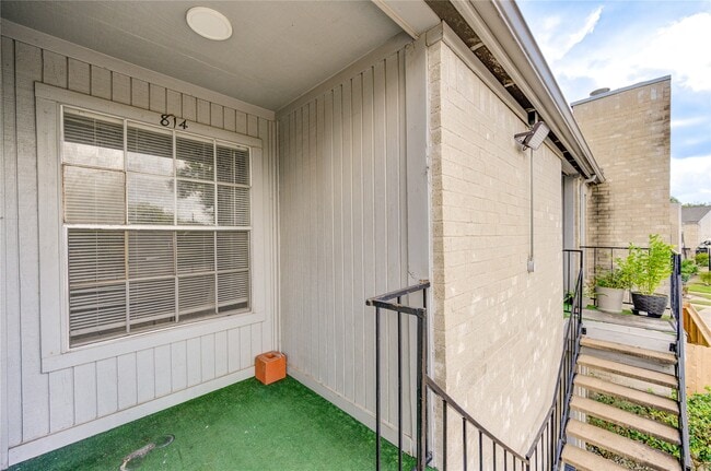 Building Photo - 6500 Sands Point Dr