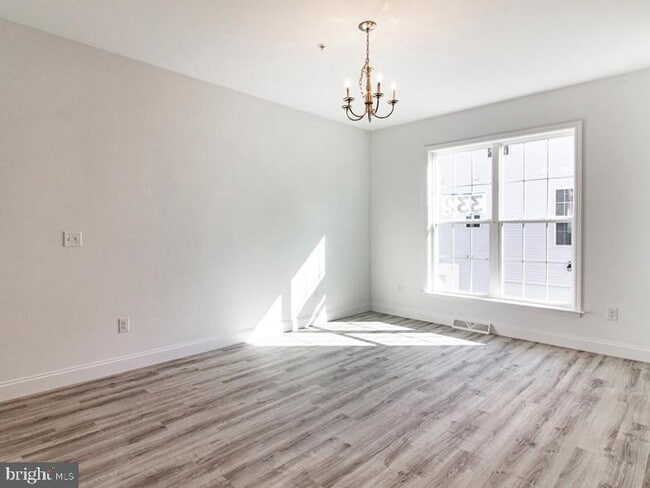 Building Photo - 3228 Light Wy
