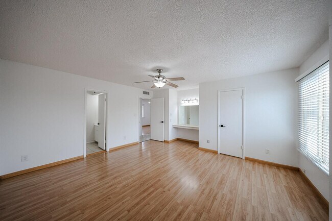 Building Photo - 8372 E Solano Dr
