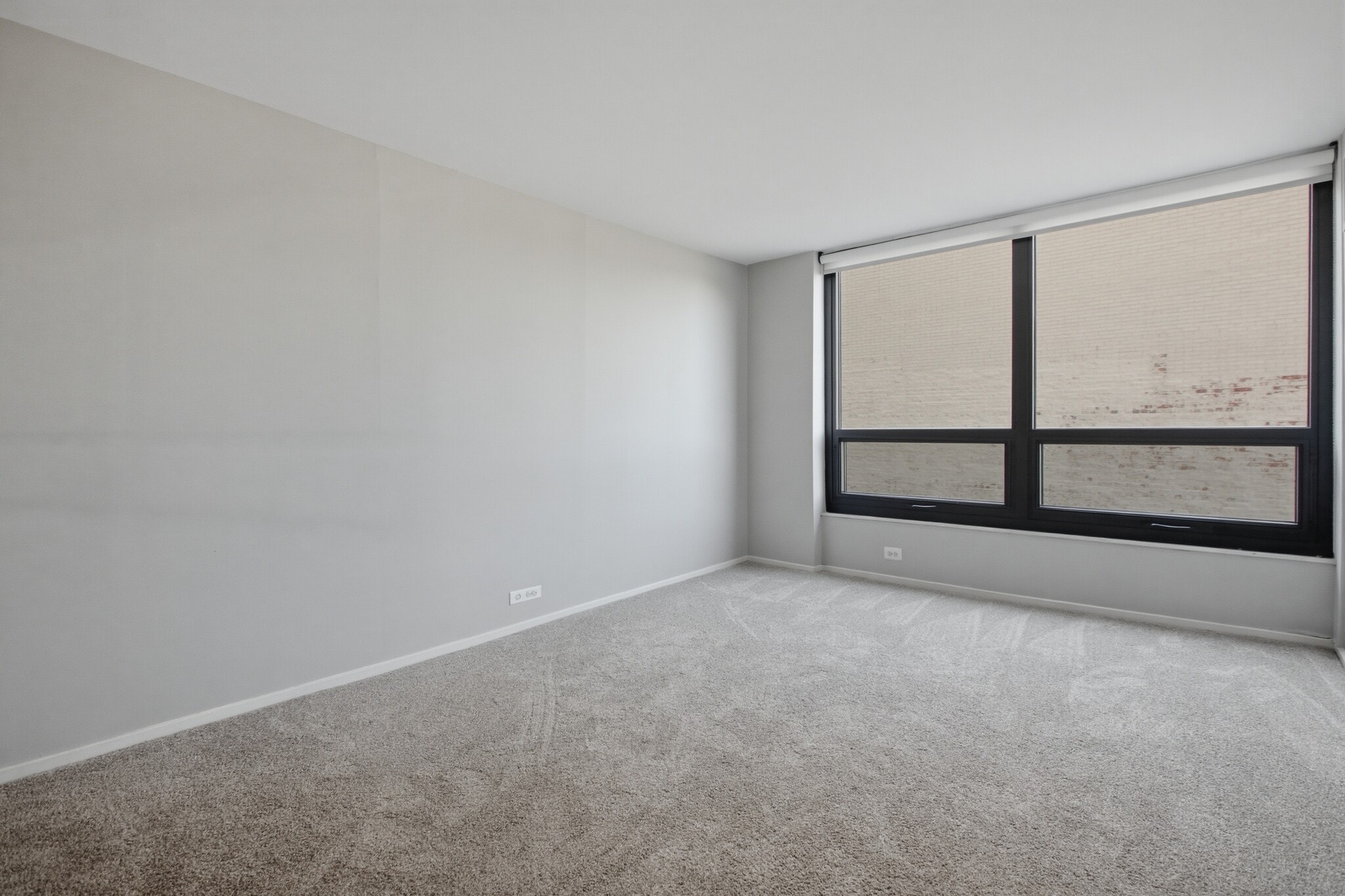 Building Photo - 2020 N Lincoln Park W