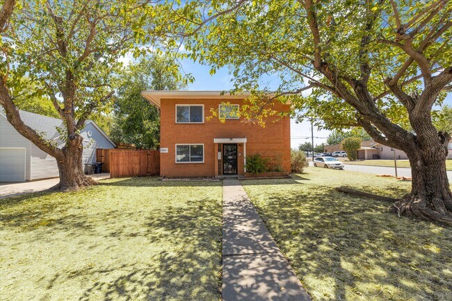 Primary Photo - 5837 Locke Ave