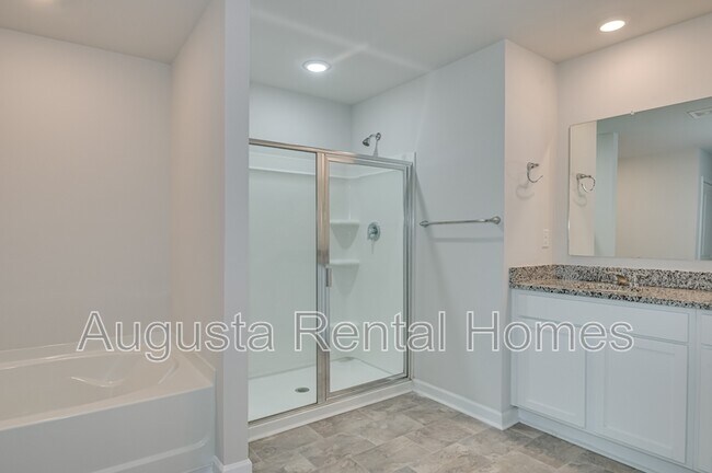 Building Photo - 5419 Thrasher Ln