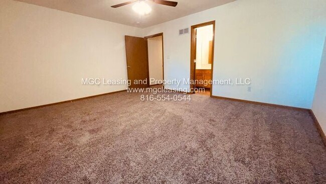 Building Photo - Space and Privacy Await in This Independen...