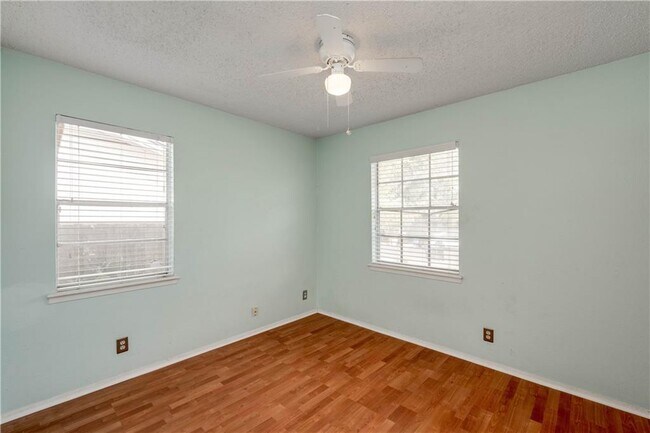 Building Photo - 1101 S Trace Dr