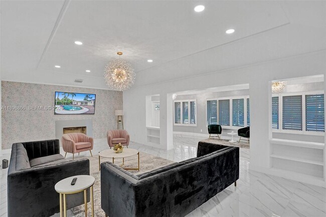 Building Photo - 725 Harrison St