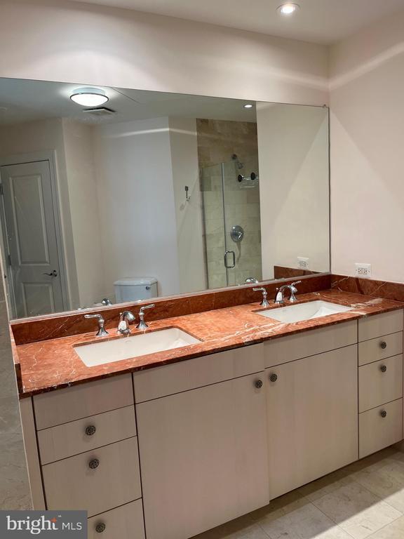 Building Photo - 2425 L St NW