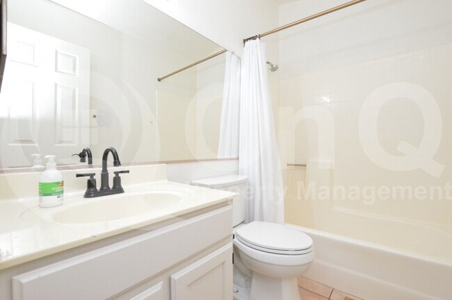 Building Photo - 6609 N 85th Dr