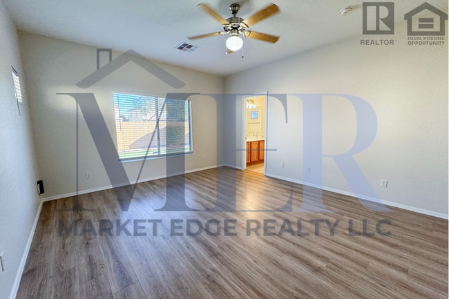 Building Photo - 3Bed/2Bath Home at Cotton Ln/Greenway Rd! $199 MOVE-IN SPECIAL! Ready for Immediate Move-In!