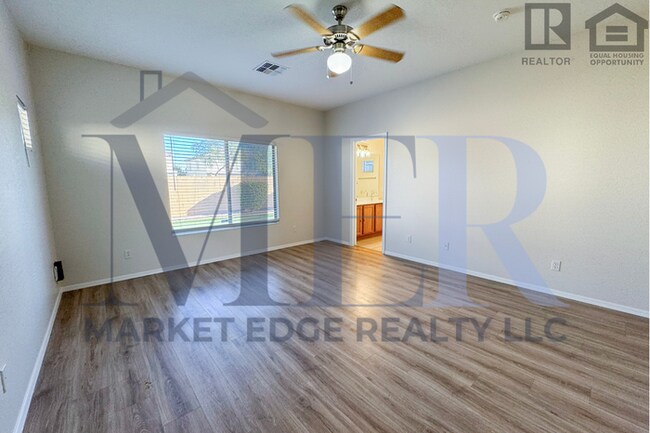 Building Photo - 3Bed/2Bath Home at Cotton Ln/Greenway Rd! $399 MOVE-IN SPECIAL! Ready for Immediate Move-In!