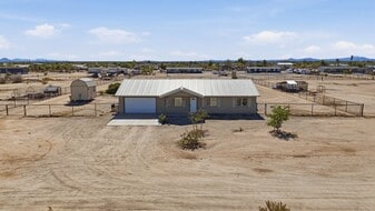 Building Photo - 8509 N Stacey Ln