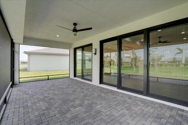 Building Photo - 12474 SW La Costa St