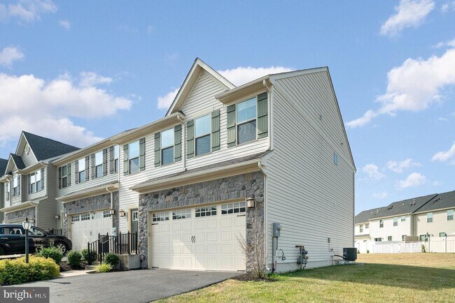 Building Photo - 4029 Silver Charm Ct