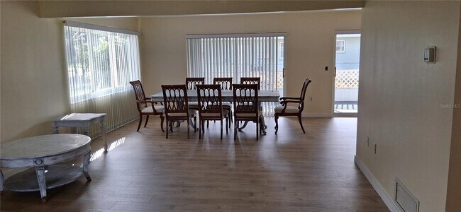 Building Photo - 441 Rubens Dr