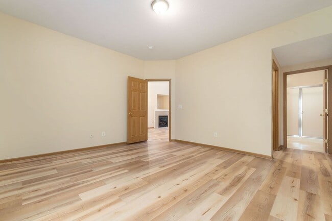 Building Photo - Beautifully Updated Single Family in a Private Community