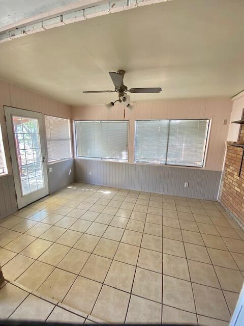 Building Photo - 9406 Montgomery Dr