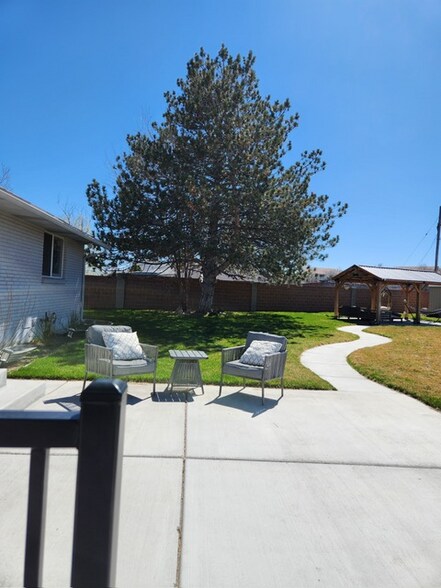 Building Photo - 8464 S 2700 W