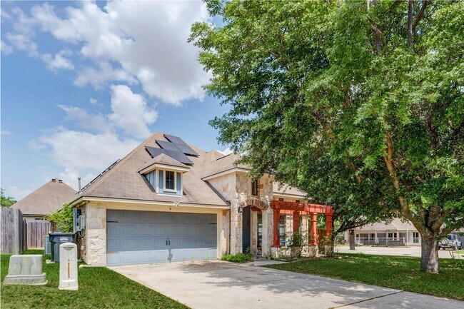 Building Photo - 940 Oak Lynn Dr