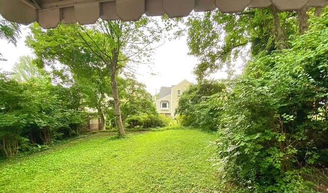 Building Photo - Charming 3BR/1BA Home in Prime Bethesda Location