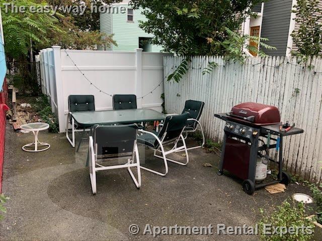 Building Photo - 9 Lowell Terrace