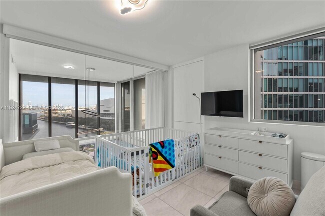 Building Photo - 900 Biscayne Blvd