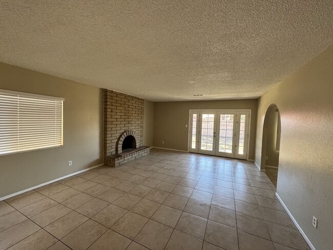 Building Photo - 5339 W Yucca St