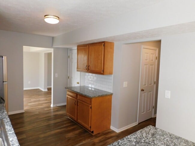 Building Photo - Spacious 4 Bedroom, 2.5 Bath Home