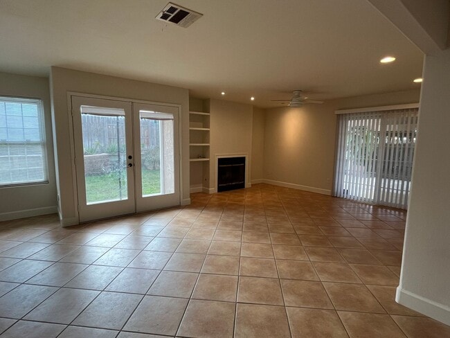 Building Photo - Beautiful 4 Bed | 3 Bath Home in Santee with Downstairs Bedroom & Full Bath!