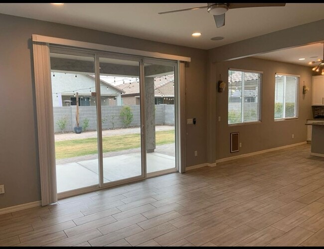 Building Photo - 2217 W Betty Elyse Ln