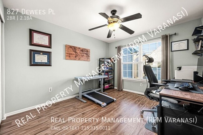 Building Photo - 827 Dewees Pl