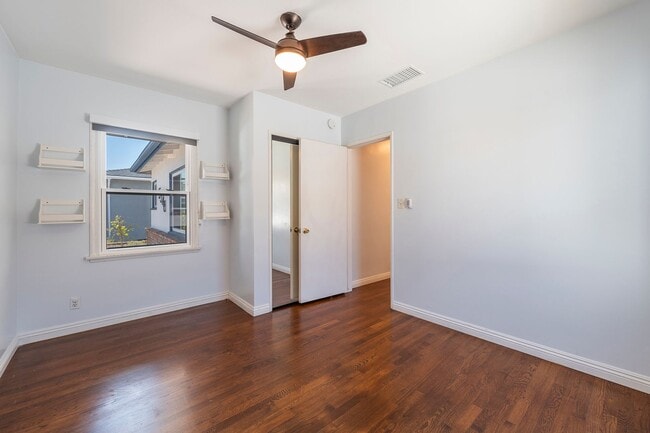 Building Photo - Beautiful Hawthorne Rental In Hollyglen!