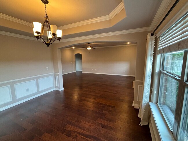 Building Photo - Available Now! Beautiful 3-Bedroom, 2-Bath...