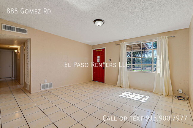 Building Photo - 885 Gomez Rd