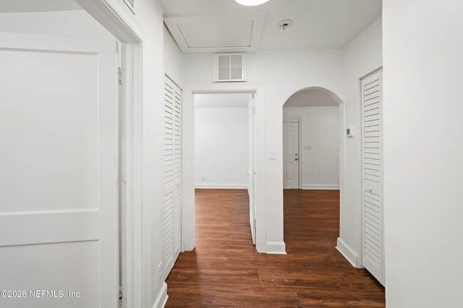 Building Photo - 569 W 49th St