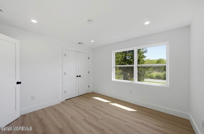 Building Photo - 194 Fort Plains Rd