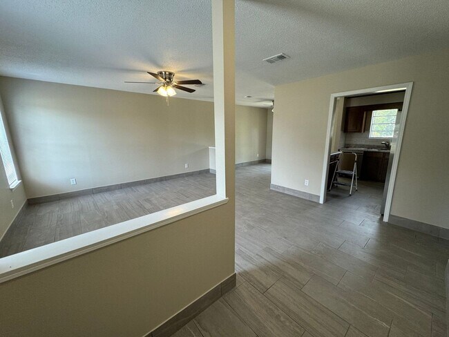Building Photo - Pensacola - Carlisle - 3 Bedroom, 2 Bathroom