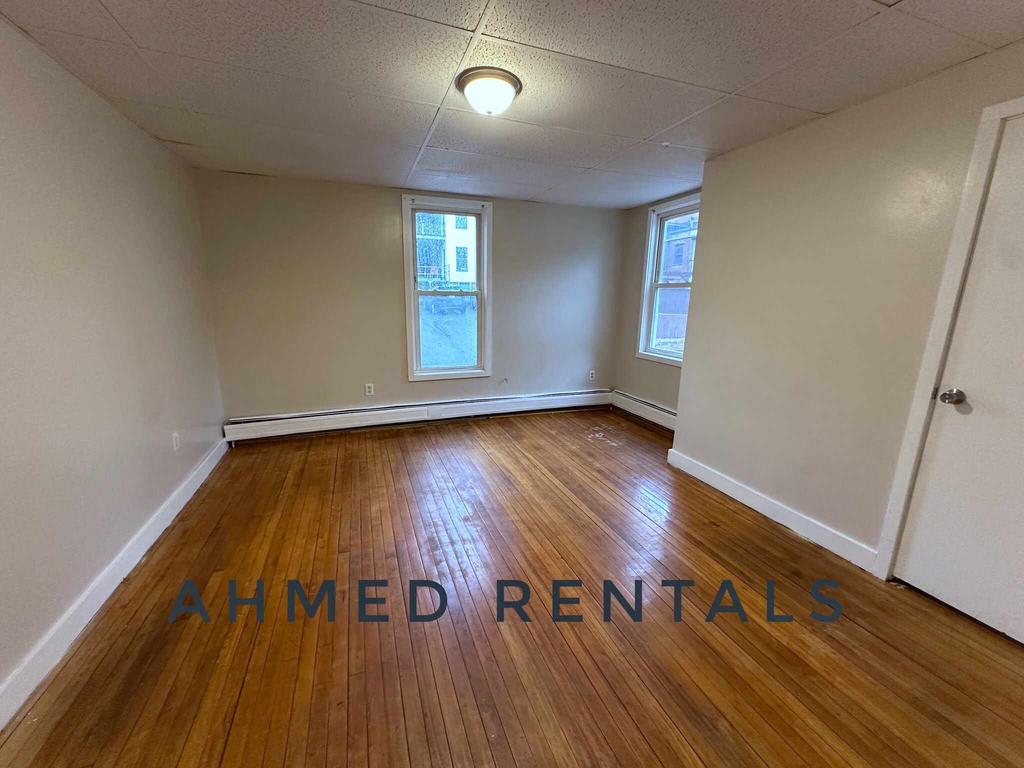 Building Photo - 37 Tate St