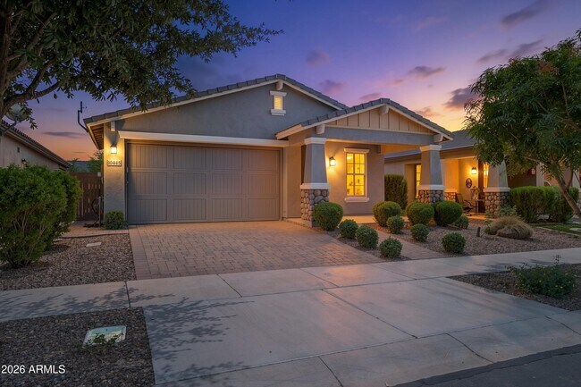 Building Photo - 10445 E Tesla Ave