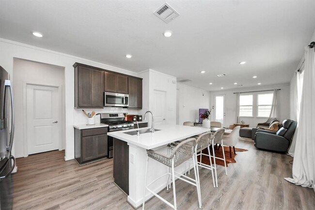 Building Photo - 21630 Heather Elm Dr