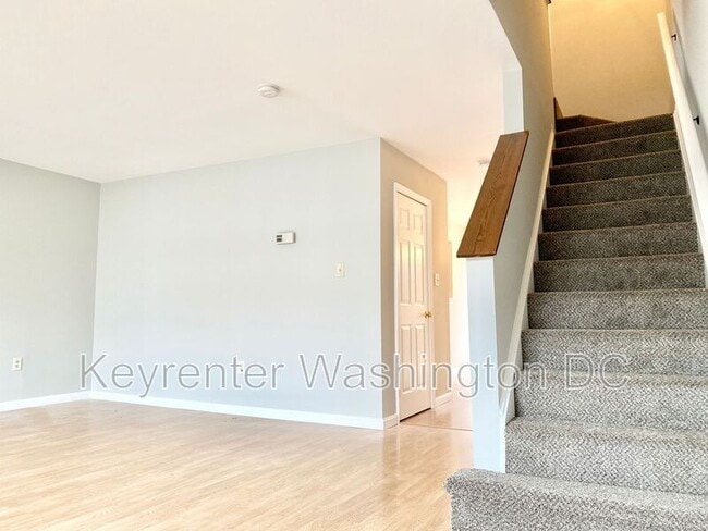 Building Photo - 18231 Fox Chase Cir