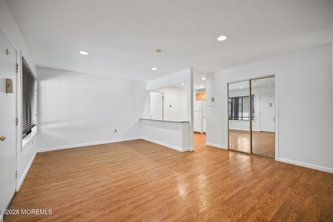 Building Photo - 110 Amberly Dr