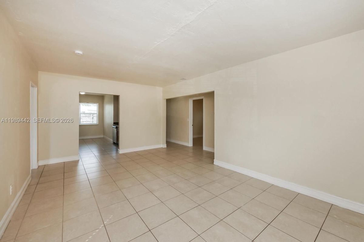 Building Photo - 1511 NE 205th Terrace