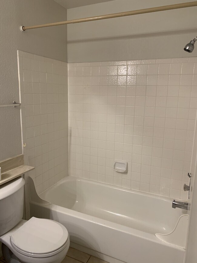 Building Photo - 2182 N Pantano Rd