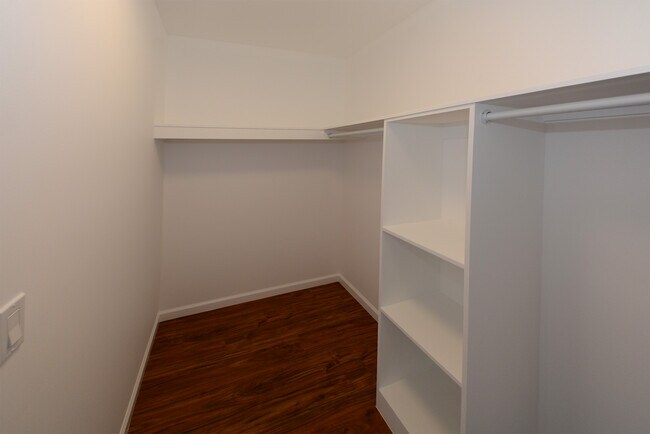 Building Photo - 1182 Palekaiko St