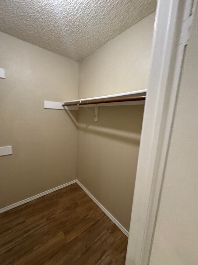 Building Photo - 10138 Inridge