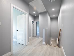 Building Photo - 419 W Elm St