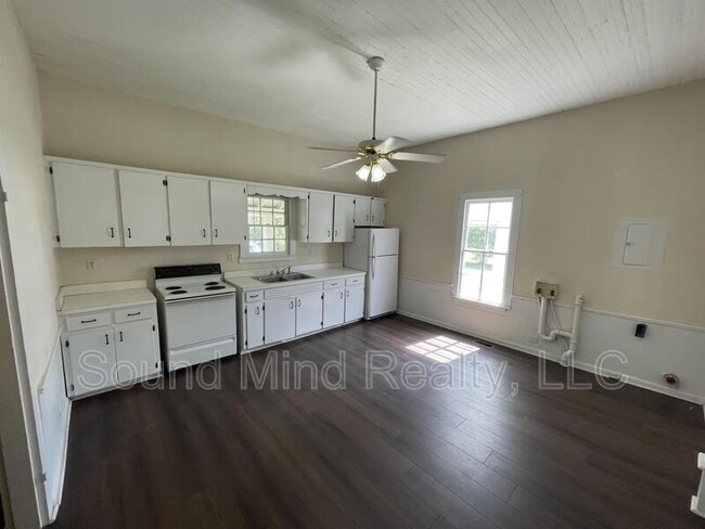 Primary Photo - 264 Kivett Rd