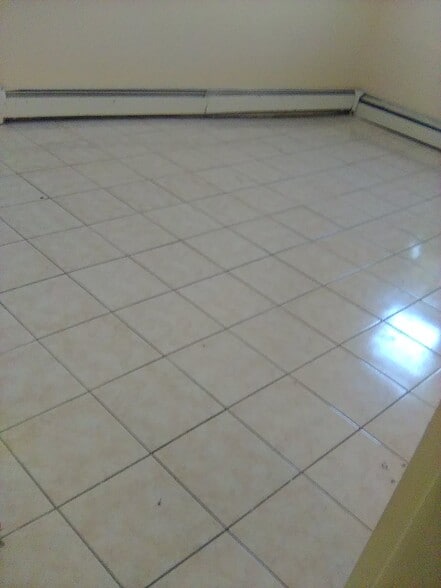 Building Photo - 92 Holly St