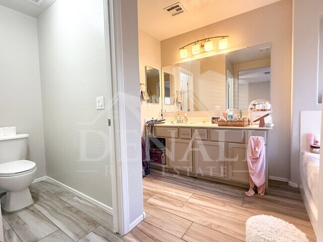 Building Photo - 2855 S Key Biscayne Dr