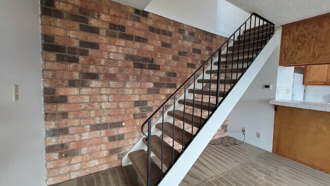 Building Photo - 5511 Eagles Ln